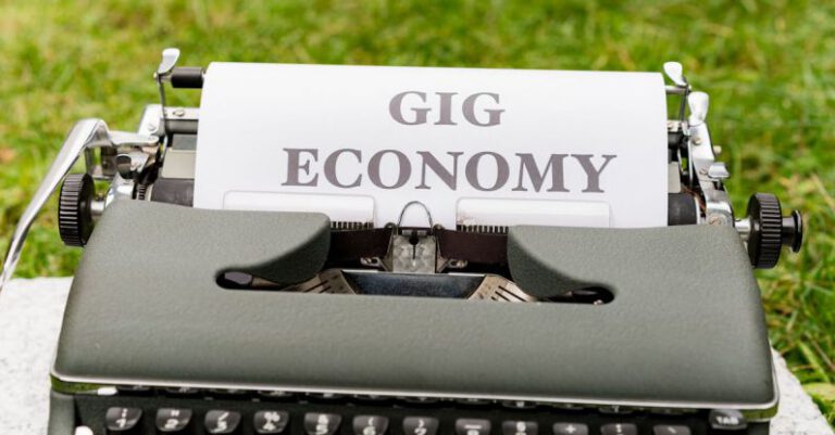 How to Navigate the Gig Economy as a Job Seeker?